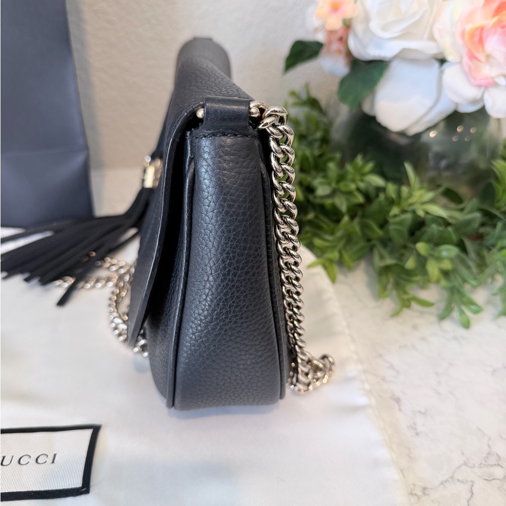 Gucci Soho Crossbody with Chain Strap - Picture 2 of 16